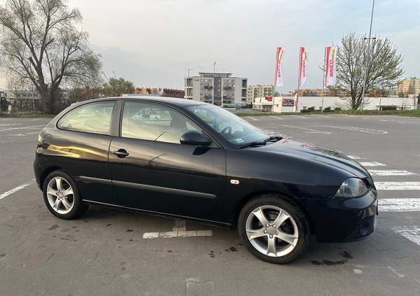 Seat Ibiza cena 10500 przebieg: 157298, rok produkcji 2008 z Tczew małe 121